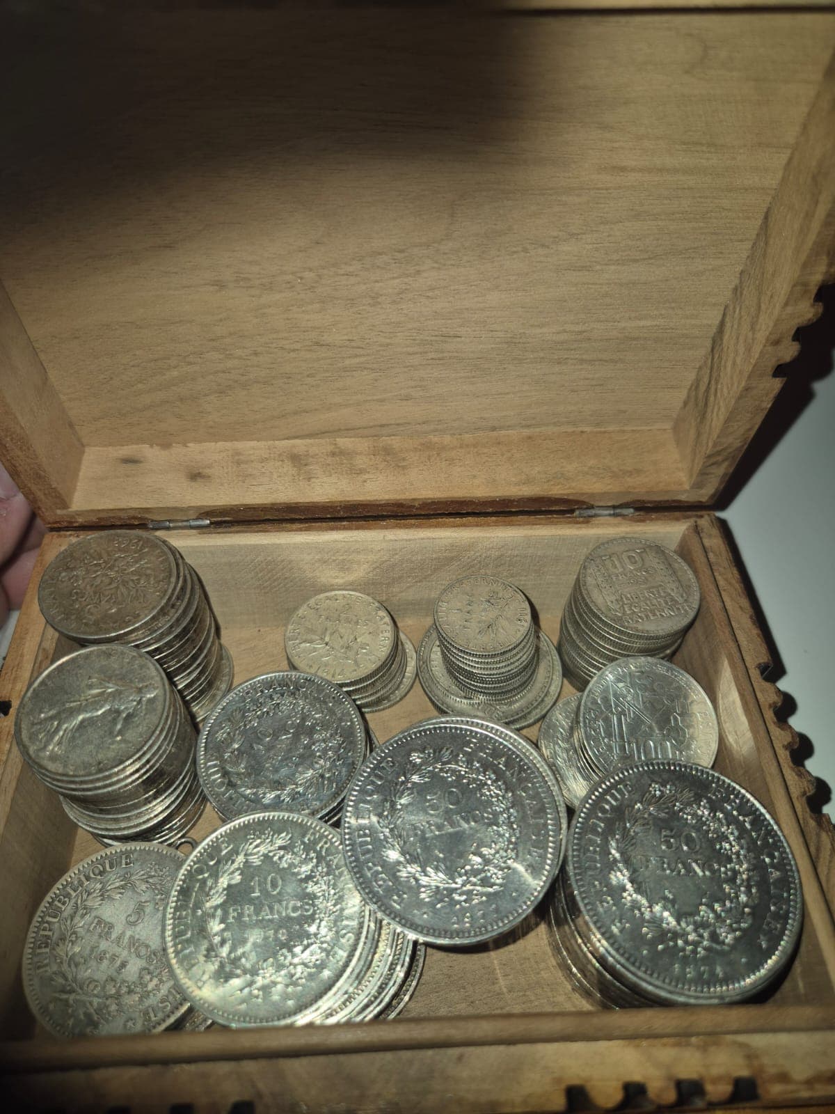 Ensemble de pièces anciennes